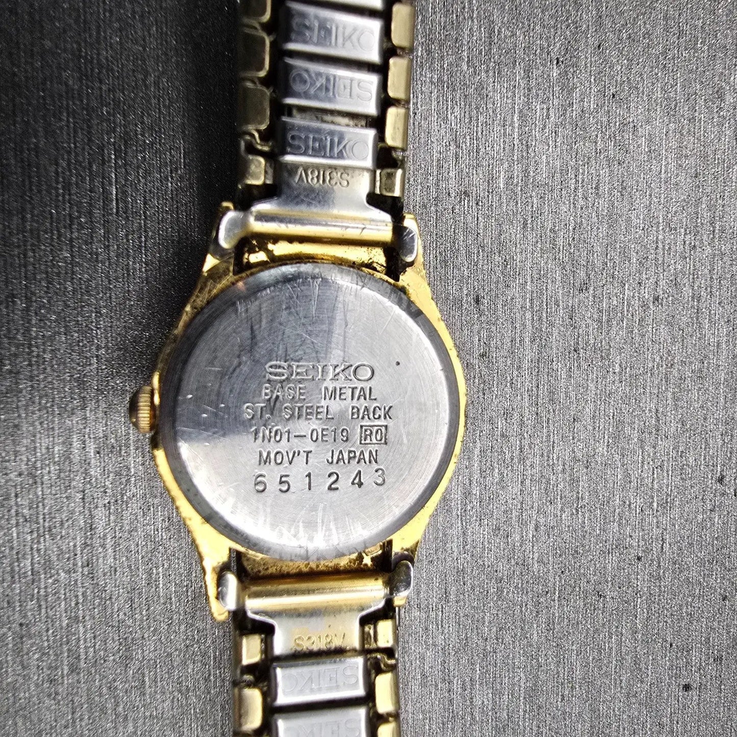 Seiko Watch Women 20mm Gold Dial Gold Tone Round 1N01-0E19 New Battery Vintage F10