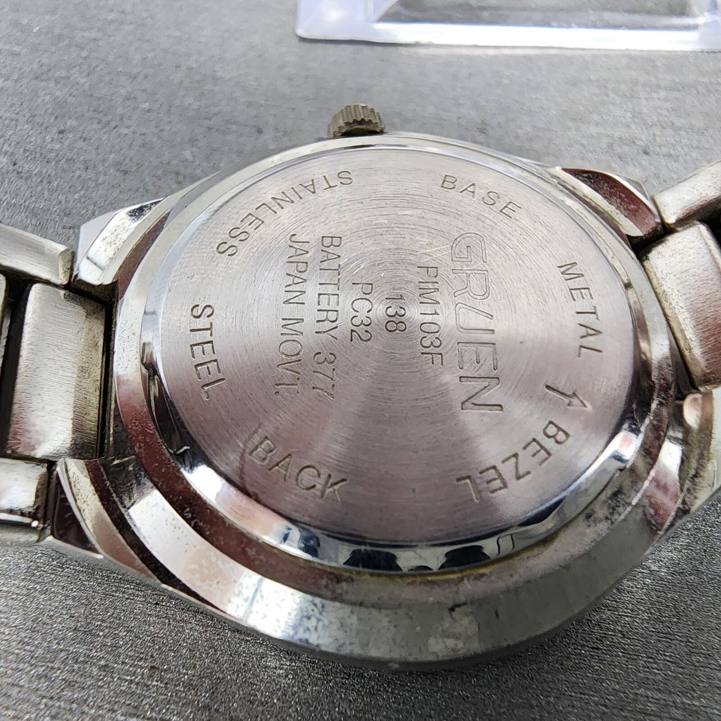 Gruen Watch Men 37mm Gray Dial Silver Tone Date Round PC32 New Battery