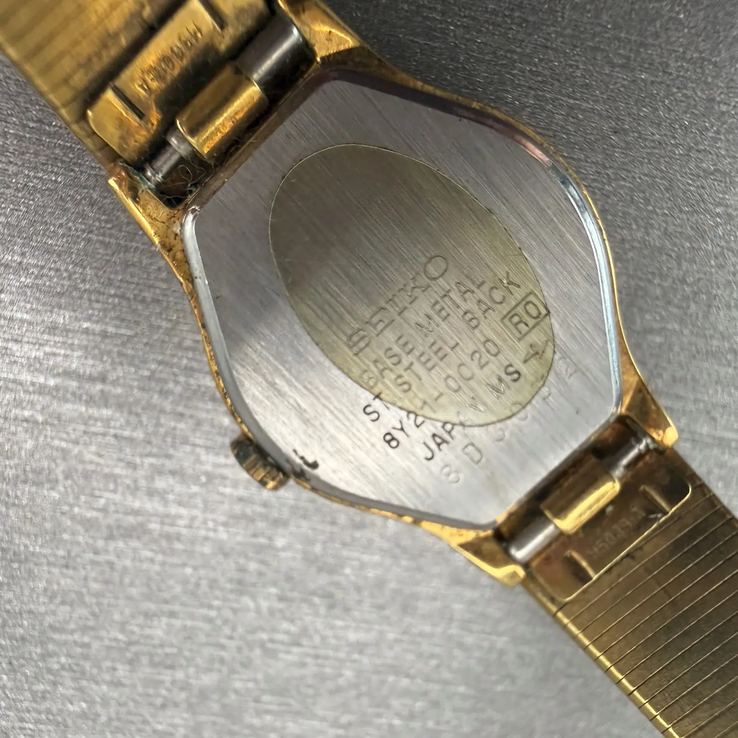 Seiko SX Watch Women 20mm White Dial Gold Tone Round 8Y21-0020 New Battery10