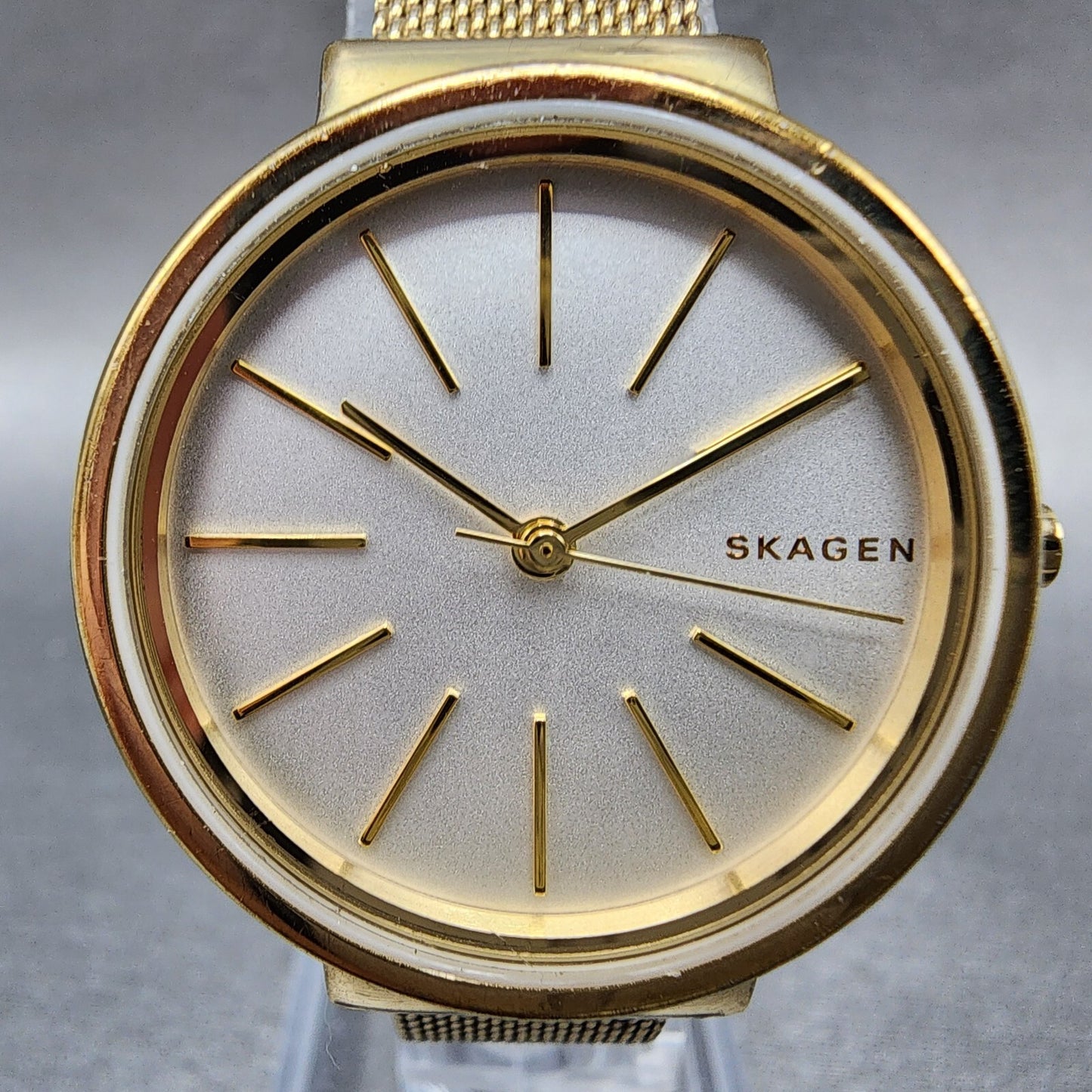 Skagen Ancher Watch Women 30mm Silver Dial Gold Tone Round SKW2477 New Battery