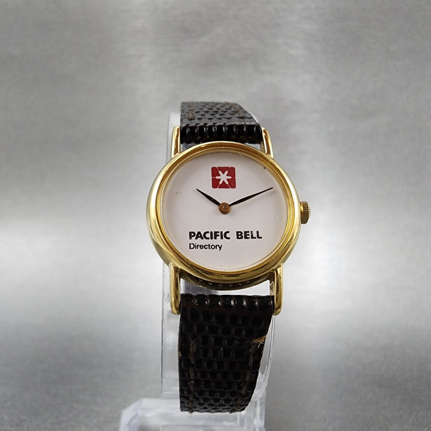 VTG Seiko Watch Women 20mm White Dial Gold Tone Round 2Y00-0A10 New Battery
