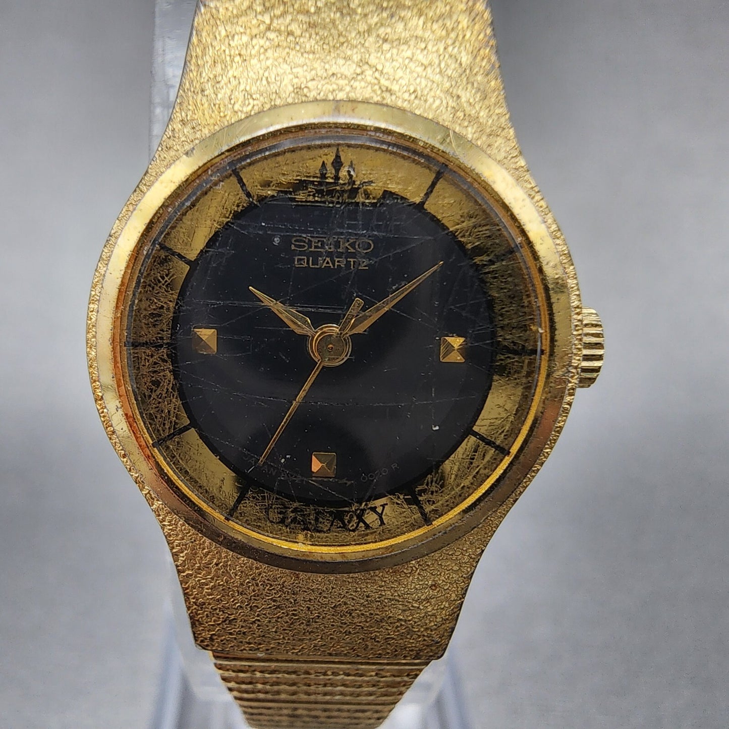 VTG Seiko Galaxy Watch Women 20mm Black Dial Gold Tone Round 8Y21-0030 New Batt