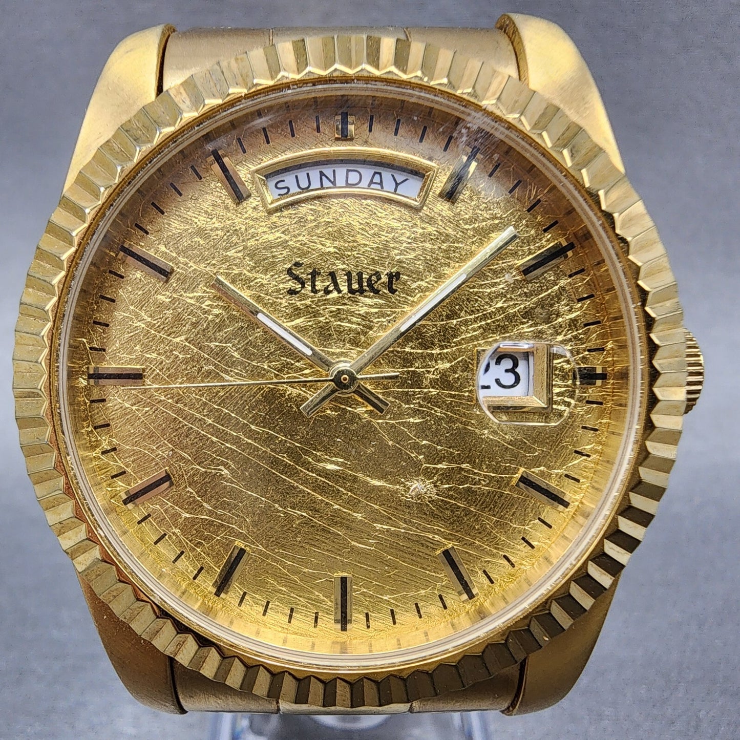 Stauer Watch Men 40mm Gold Foil Dial Gold Tone Daydate 24867 New Battery