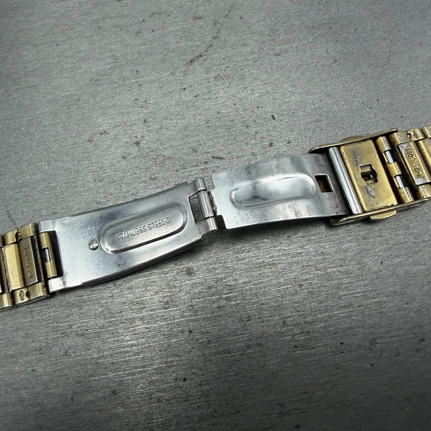 Seiko Bracelet 20mm Stainless Steel Gold Tone Tri Folding Clasp M03N-D-E Japan15