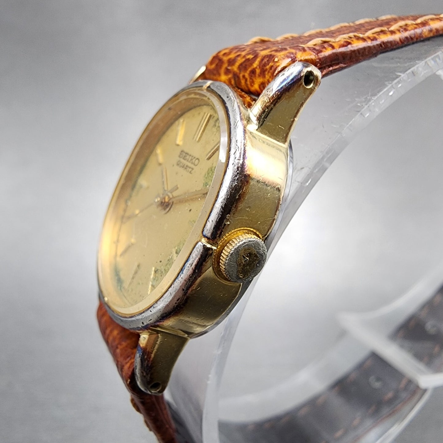 Seiko Watch Women 20mm Champagne Dial Gold Tone Oval 3421-5320 New Battery