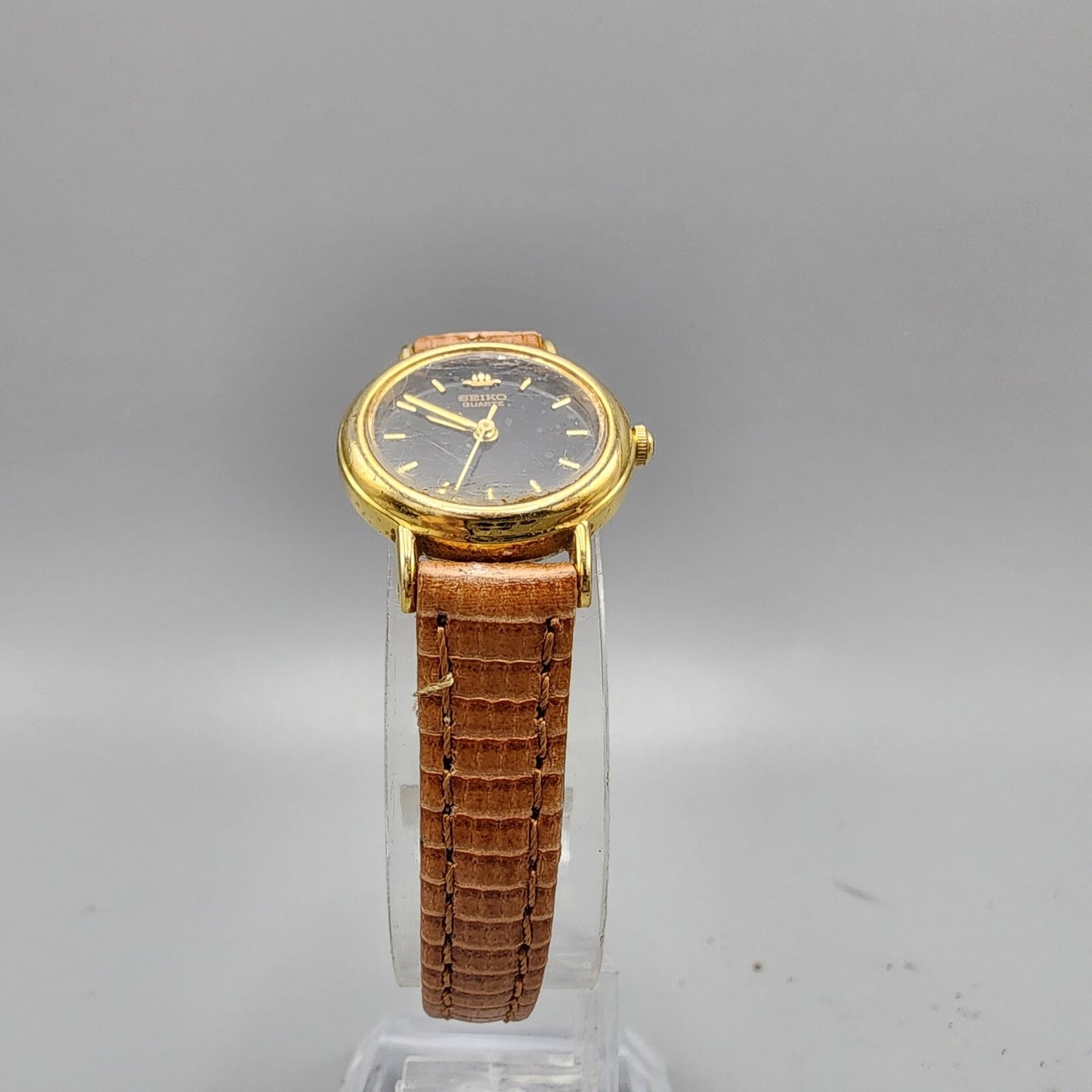 Vintage Seiko Watch Women Gold Tone Black Dial Round 1N01-0E20 New Battery