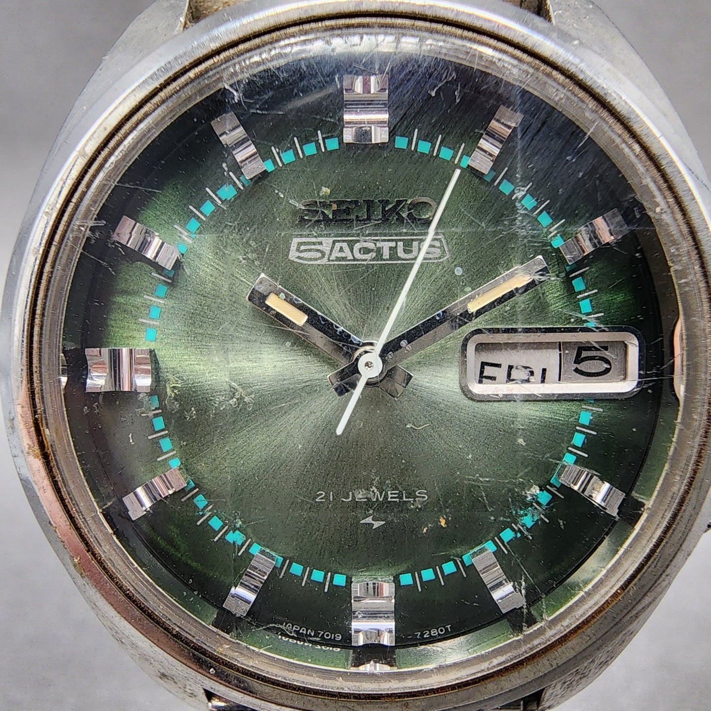 Seiko 5Actus Watch Men 37mm Green Dial Silver Tone Daydate 7019-7210 Runs READ!!