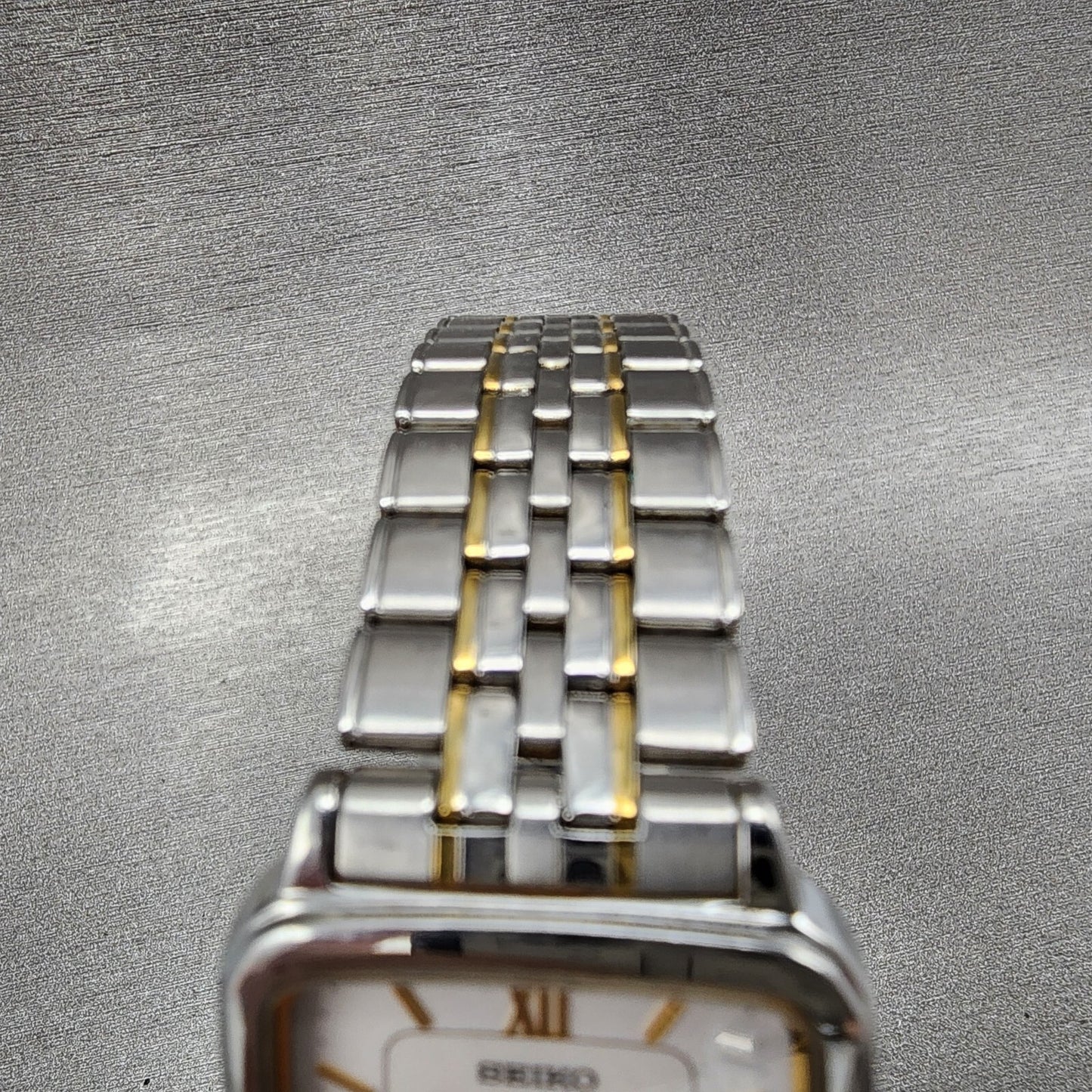 Seiko Spirit Tank Watch Men 28mm White Dial two Tone 7n01-5210 New Battery