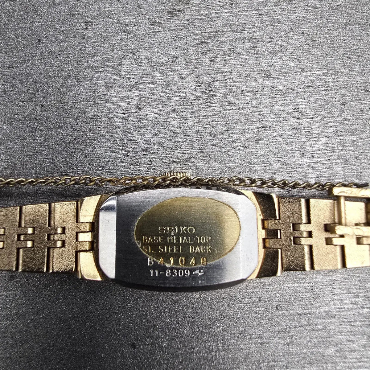 Seiko Watch Women 16mm Cream Dial Gold Tone Oval 11-8309 Manual Wind Vintage10