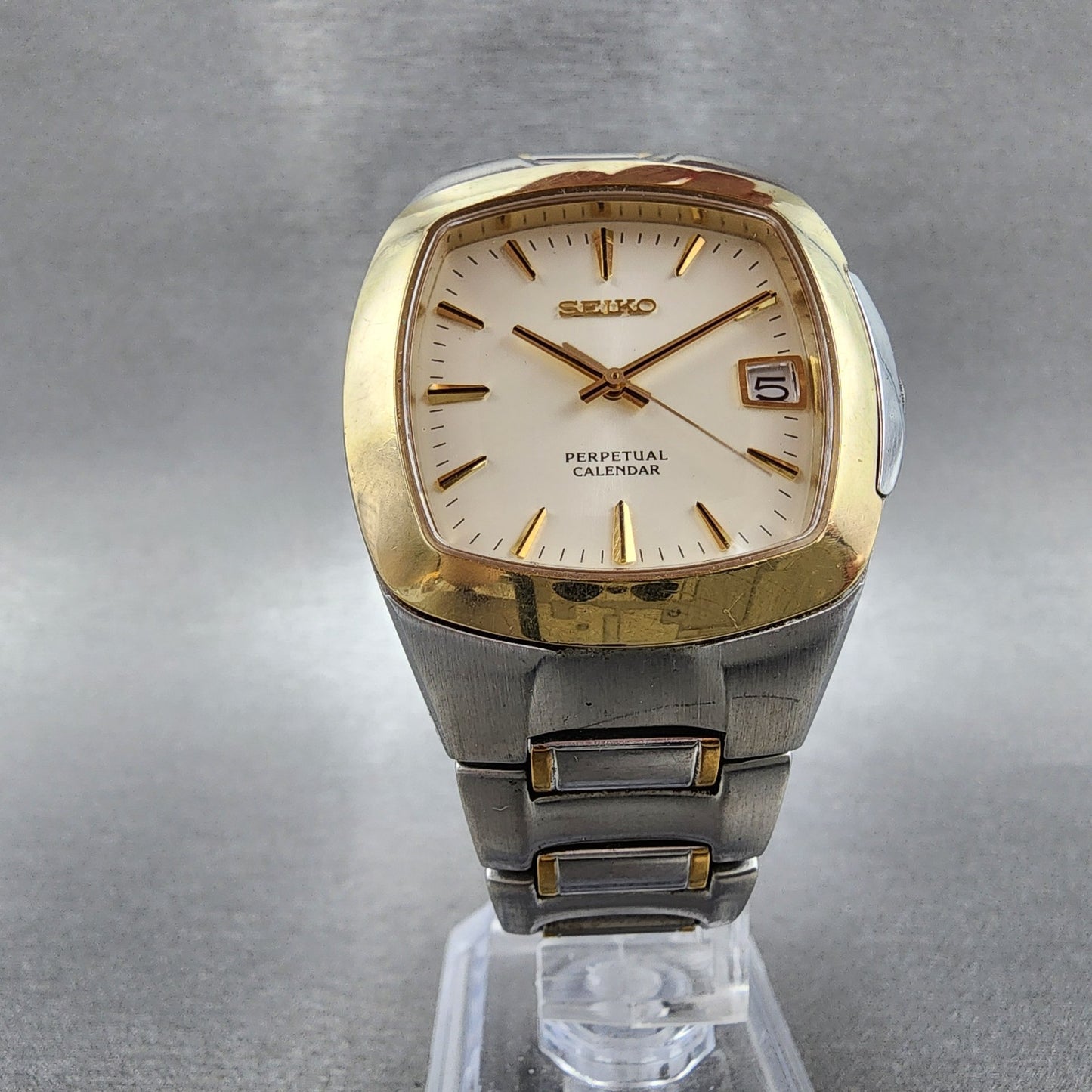 Seiko Perpetual Calendar Watch Men 36mm White Dial Two Tone 8f32-5000 New Batt