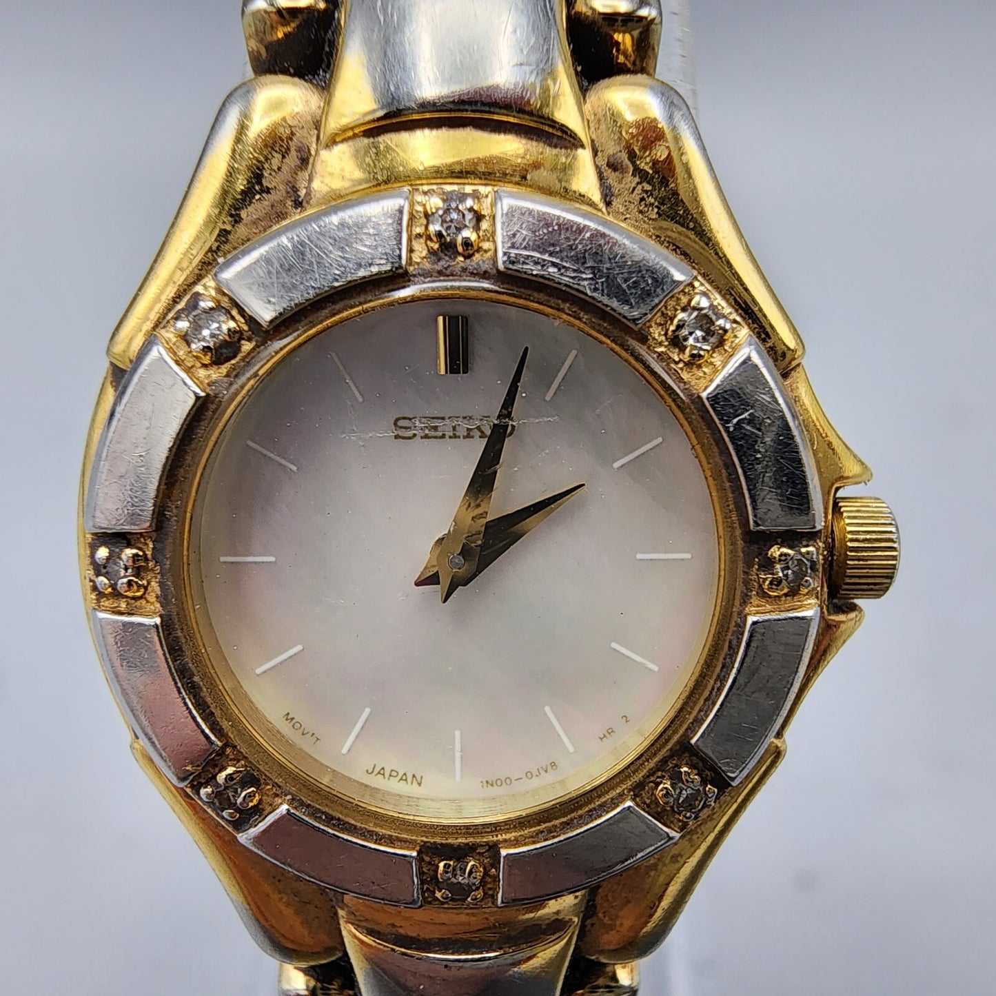 Vintage Seiko Watch Women Two Tone MOP Dial Diamond Bezel 22mm 1N00-0F20 New Bat