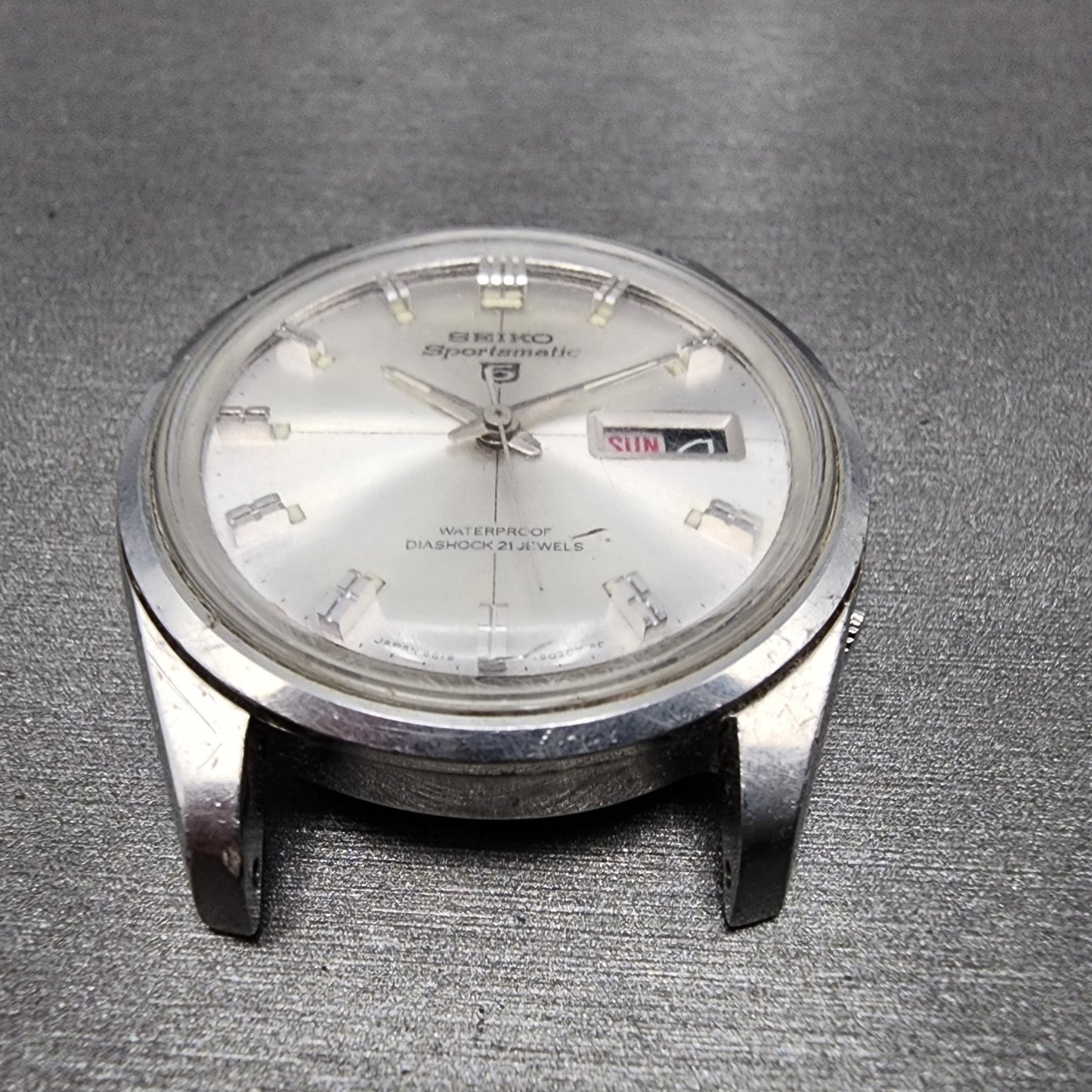 Seiko Sportsmatic 5 Watch Men 39mm Silver Dial Silver Tone Daydate 6119-9010 Run