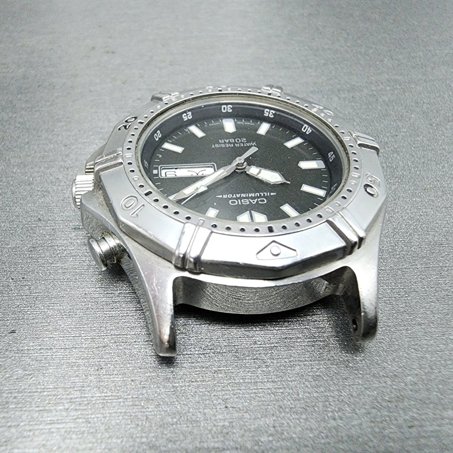 Casio Illuminator Diver Watch Men 38mm Black Dial Silver Ton Daydate MD-782 PART