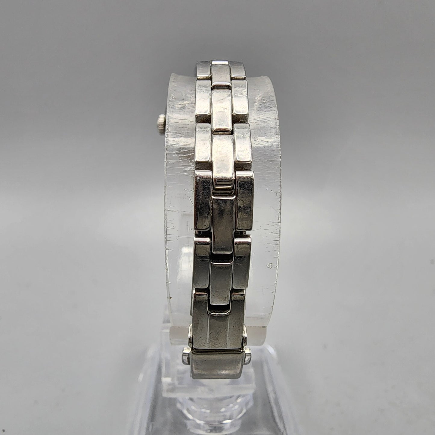 Seiko Watch Women 21mm White Dial Silver Tone Round 1N01-0PK0 New Battery