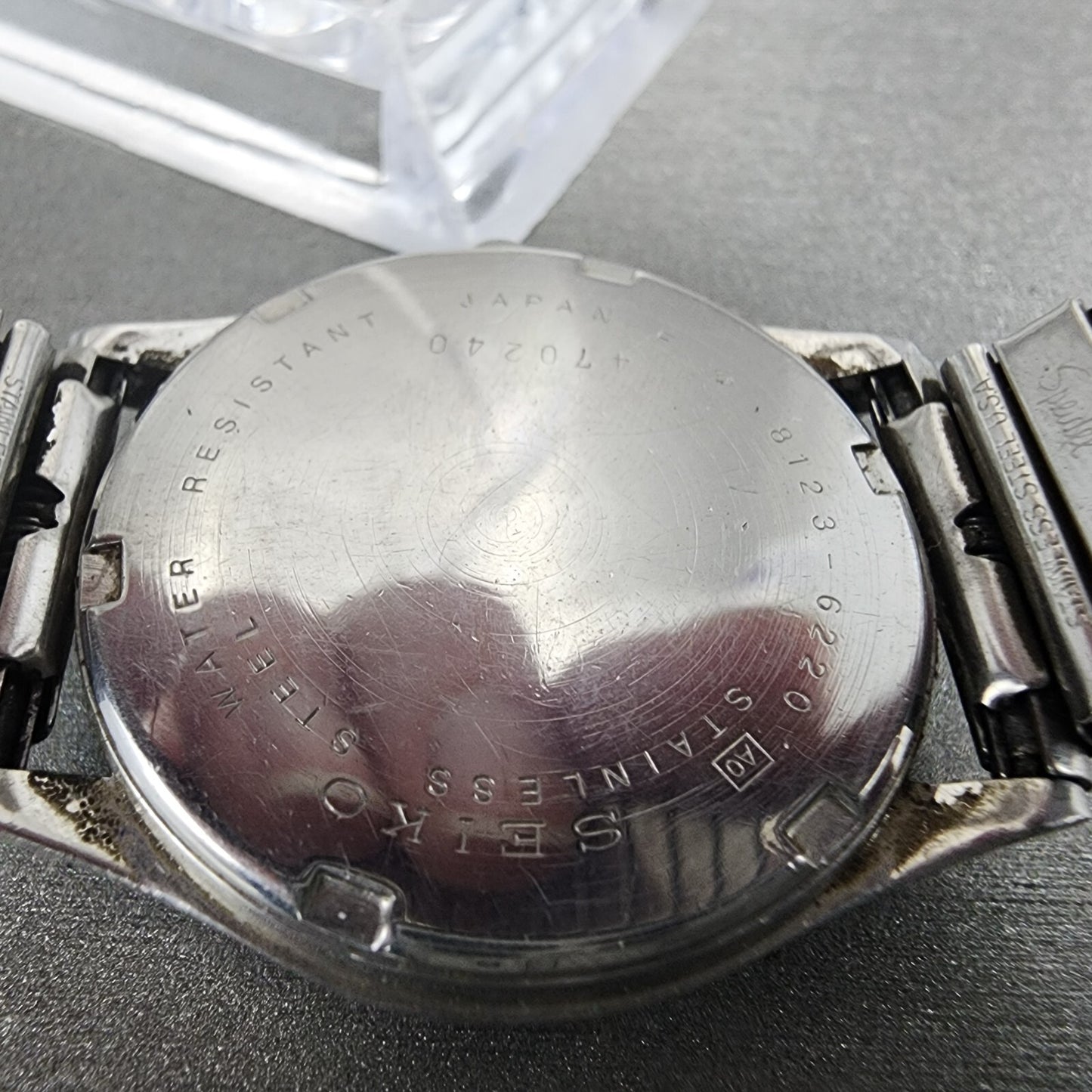 Seiko SQ Watch Men 32mm Silver Dial Silver Tone Daydate Round 8123-6220 PARTS