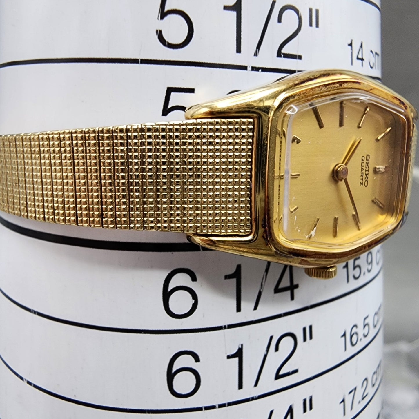 Seiko Watch Women 18mm Champagne Dial Gold Tone 2c206440 New Battery10