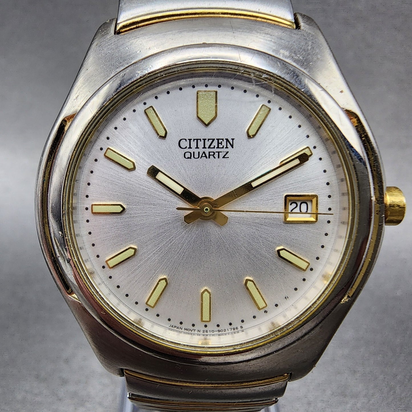 Citizen Watch Men 36mm Silver Dial Two Tone Date Round 2510-S011604 New Battery