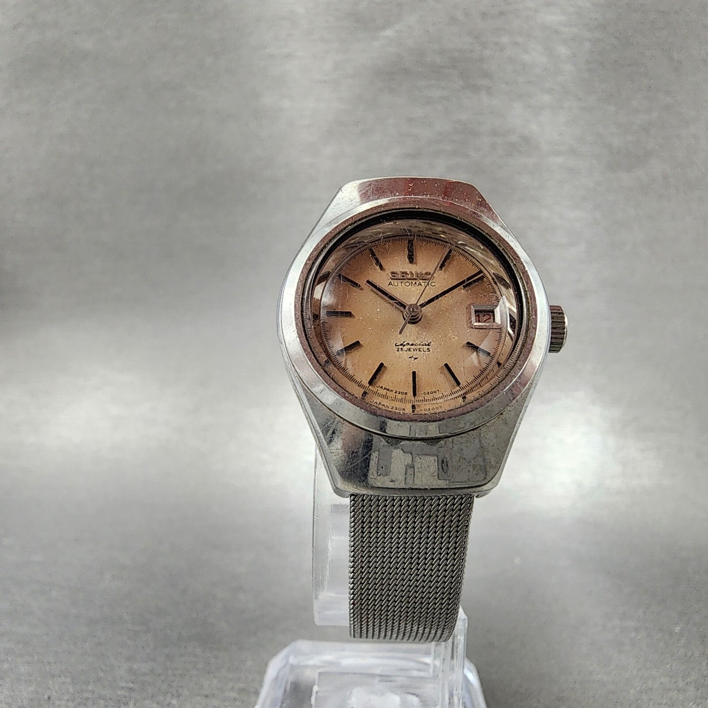 Seiko Special Watch Women 24mm champagne Dial Silver Tone Automatic 2205-0160