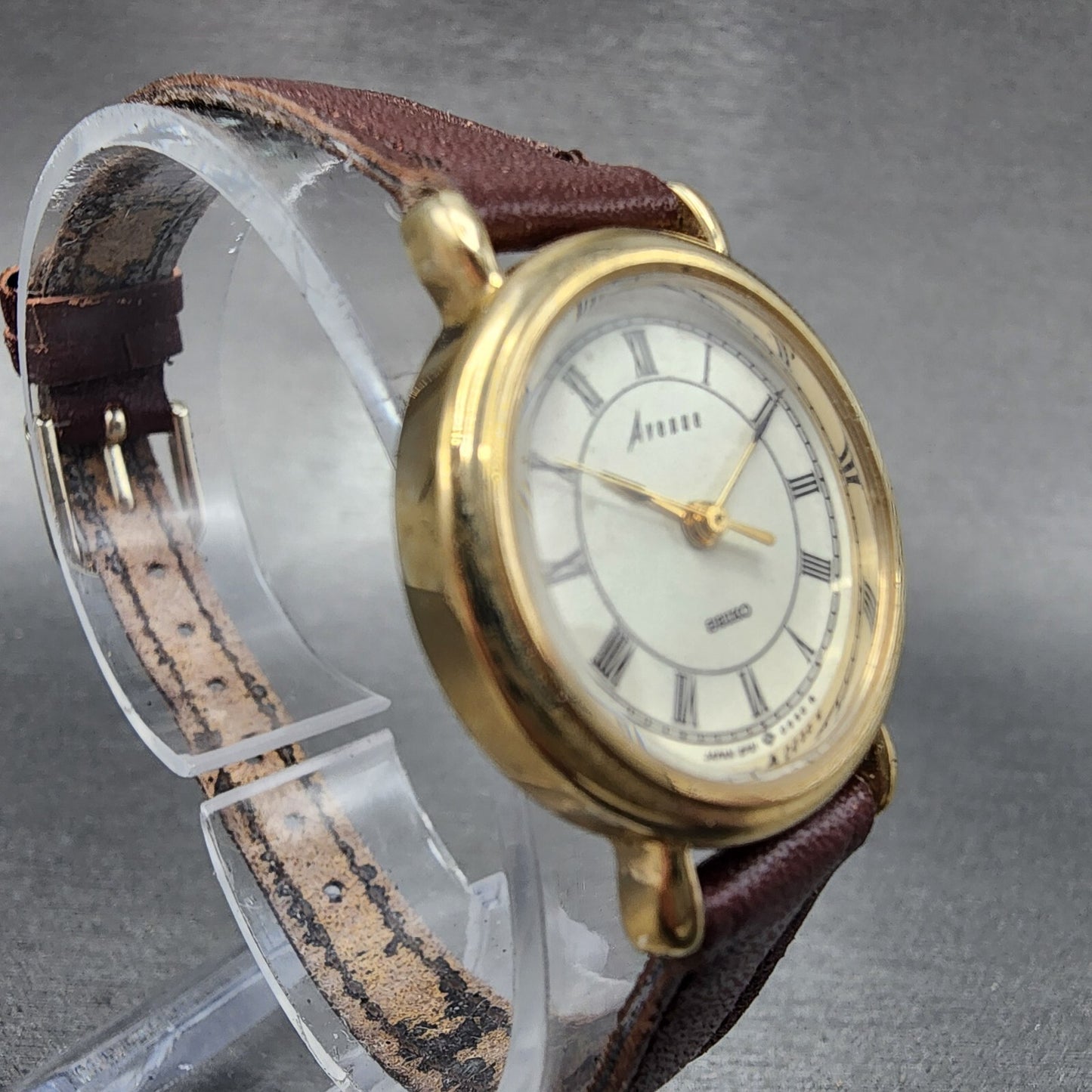 Seiko Avenue Watch Women 24mm White Dial Gold Tone Round 2P21-0B6A New Battery