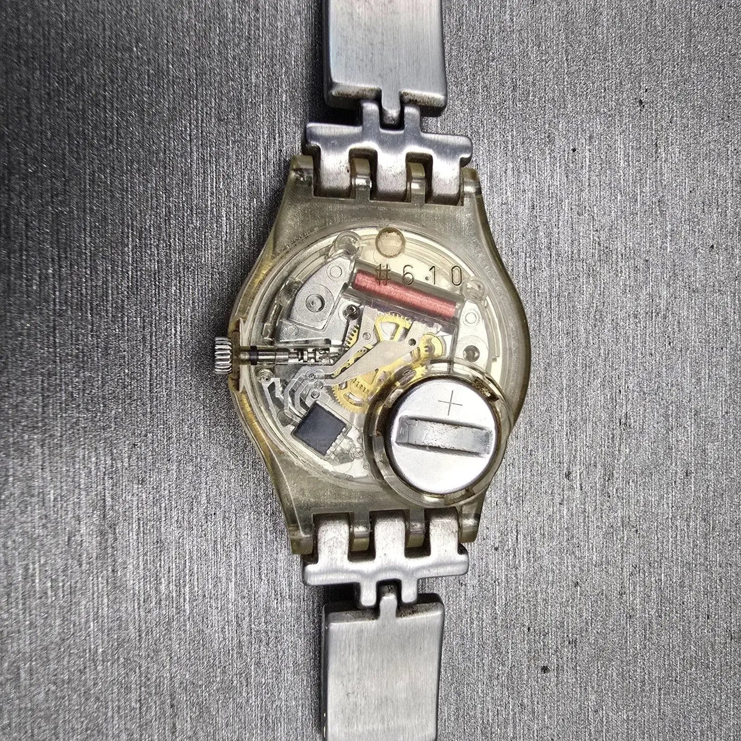 Swatch BATHROOM SMILES Watch Women Silver Dial Clear Case LK252G New Battery10