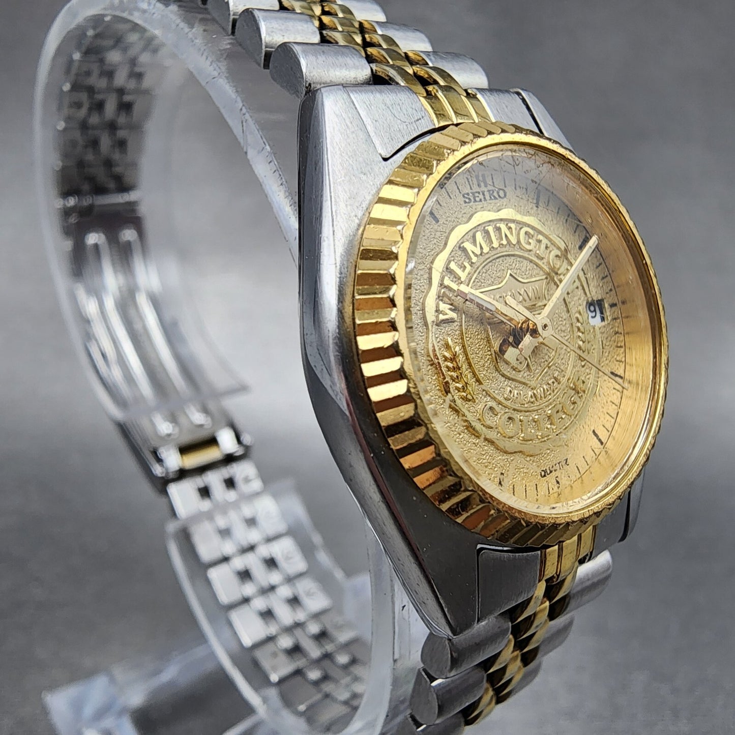 Seiko Watch Women 25mm White Dial Two Tone Daydate 7N83-0041 Wilmington College