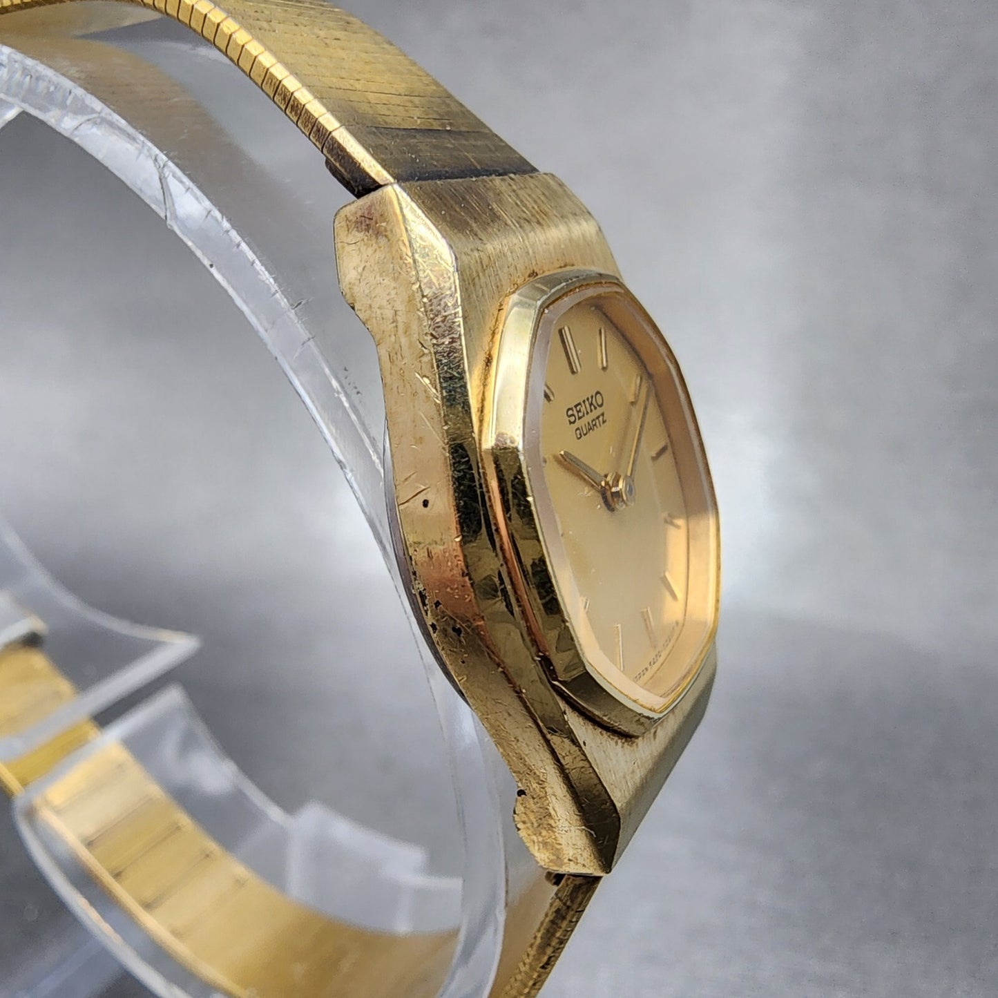 Seiko Watch Women 19mm Gold Dial Gold Tone Round 5420-5099 New Battery