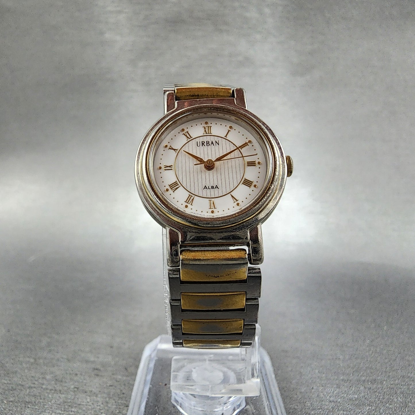 Seiko ALBA URBAN Watch Women 24mm White Dial Two Tone Round V301-6B60 New Batt