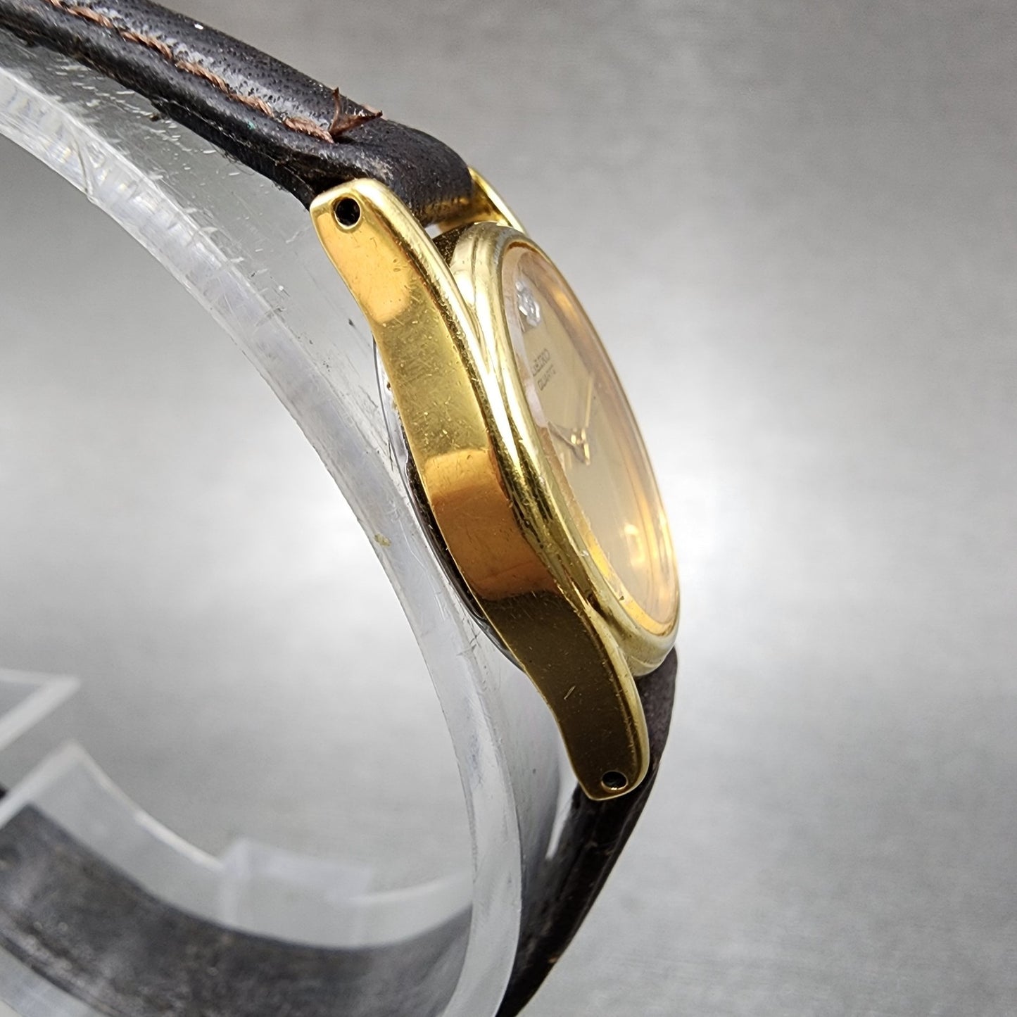 Seiko Watch Women 16mm Champagne Dial Gold Tone 2c20-6399 New Battery