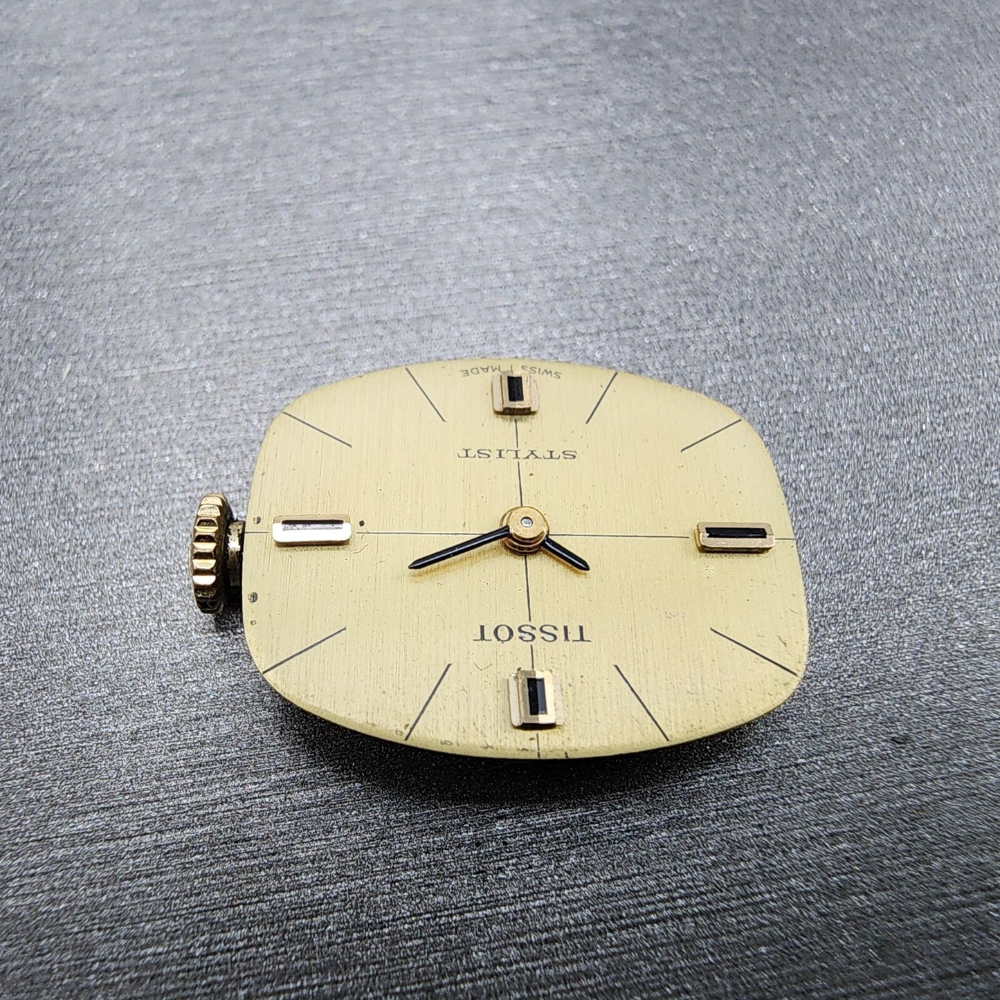 Vintage Tissot 709-1 Stylist Watch Movement Manual Wind 17 Jewel 2 Hand W/Dial