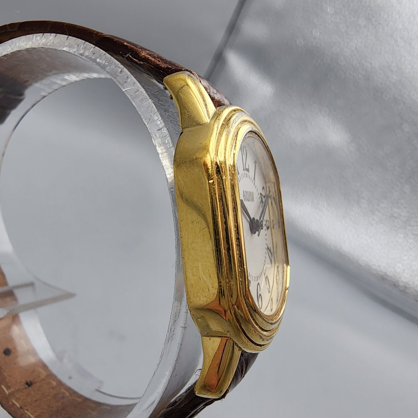 Ecclissi Watch Women 26mm White Dial Gold Tone Ellipse Case New Battery