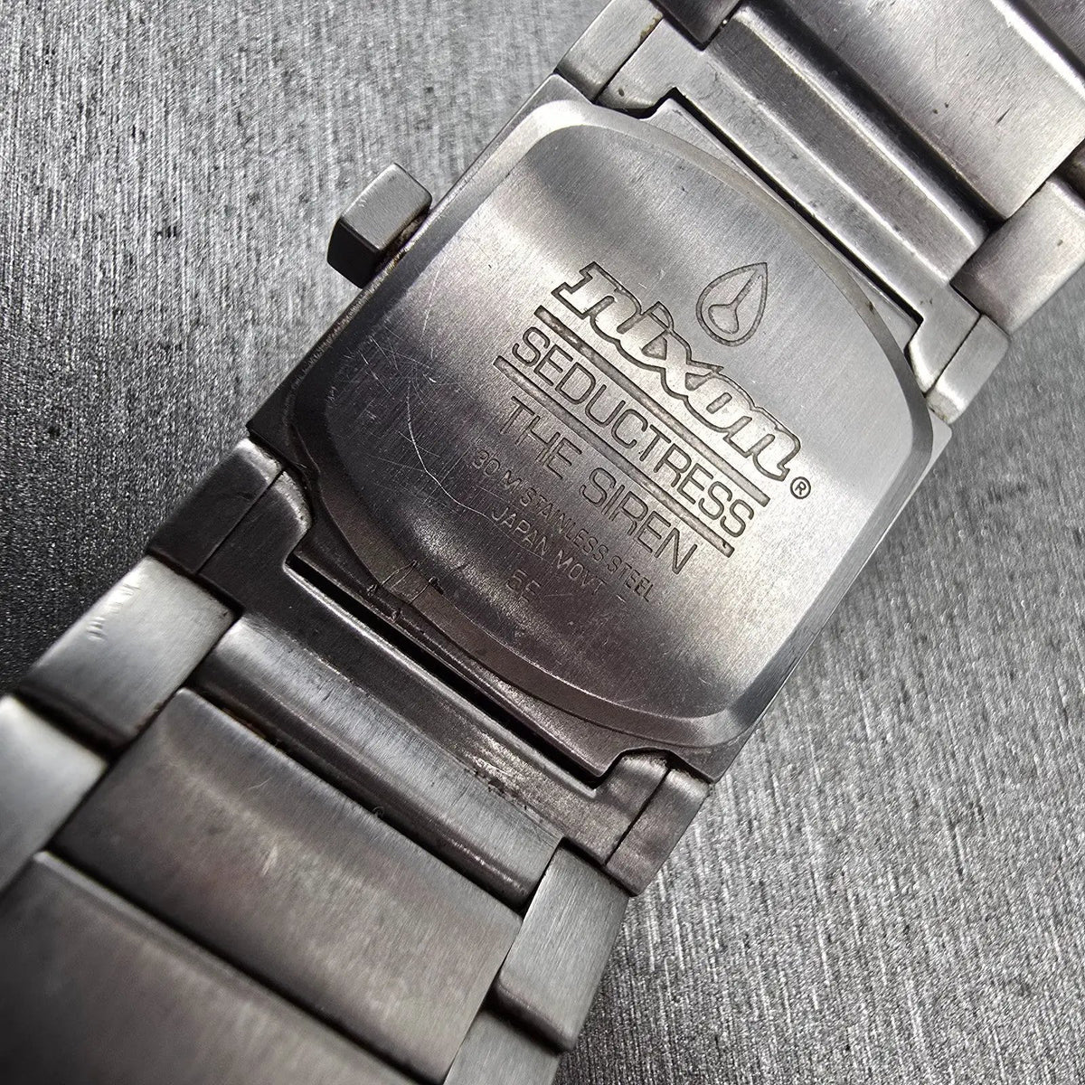 Nixon The Siren Tank Watch Women 22mm Black Dial Silver Tone New Battery10