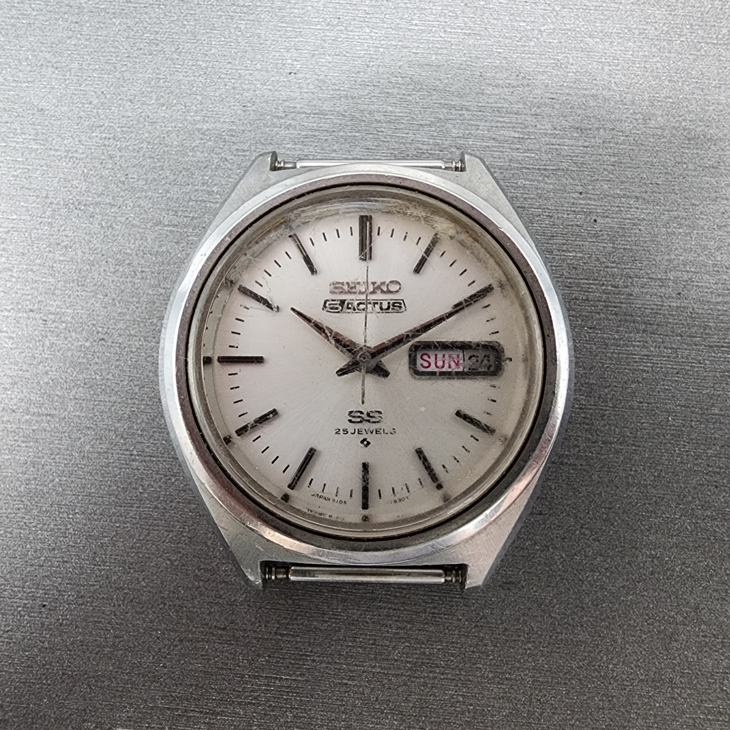 Seiko 5 Actus SS Watch Men 38mm Silver Dial Silver Tone Daydate 6106-7490 Runs