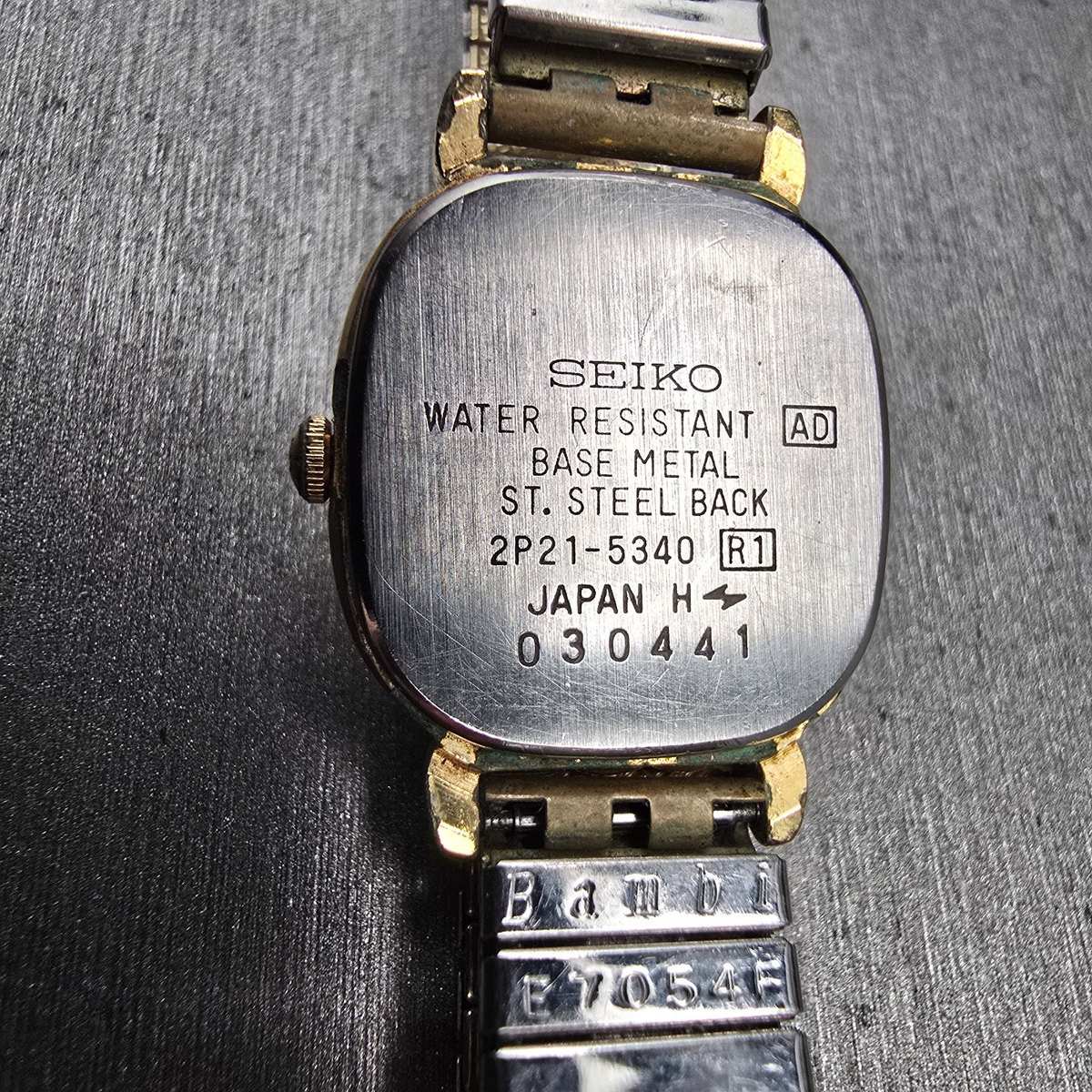Seiko Watch Women 20mm Champagne Dial Gold Tone Rectangle 2P21-5340 New Battery10