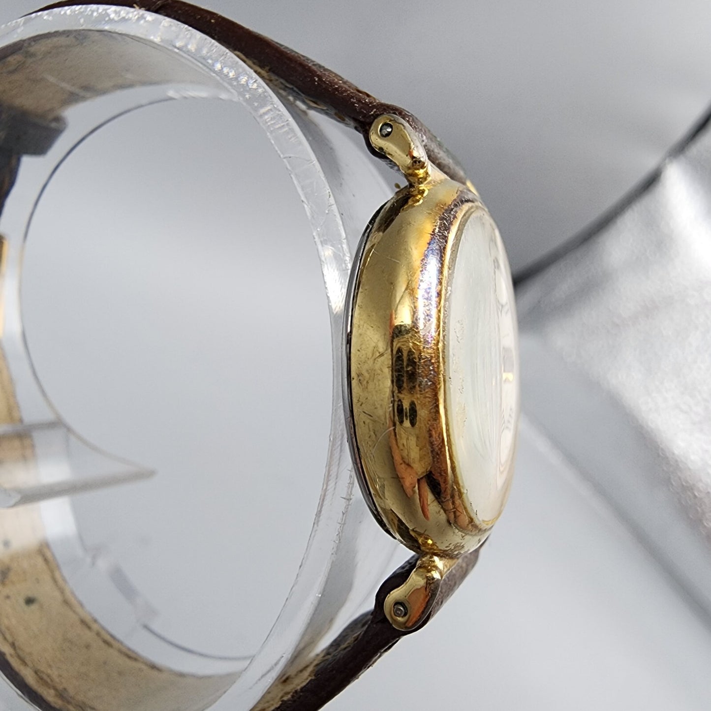 VTG Pulsar Watch Women Gold Tone Cream Dial Date 25mm Round V249-0030 New Batt