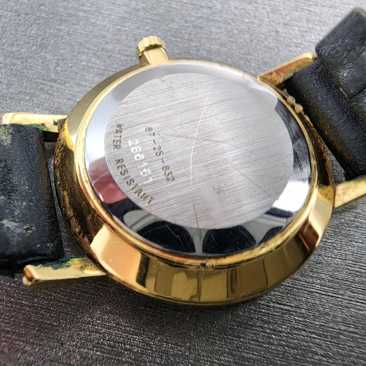 Movado Museum Watch Women 25mm Black Dial Gold Tone Round 87-25-832 New Batt B12