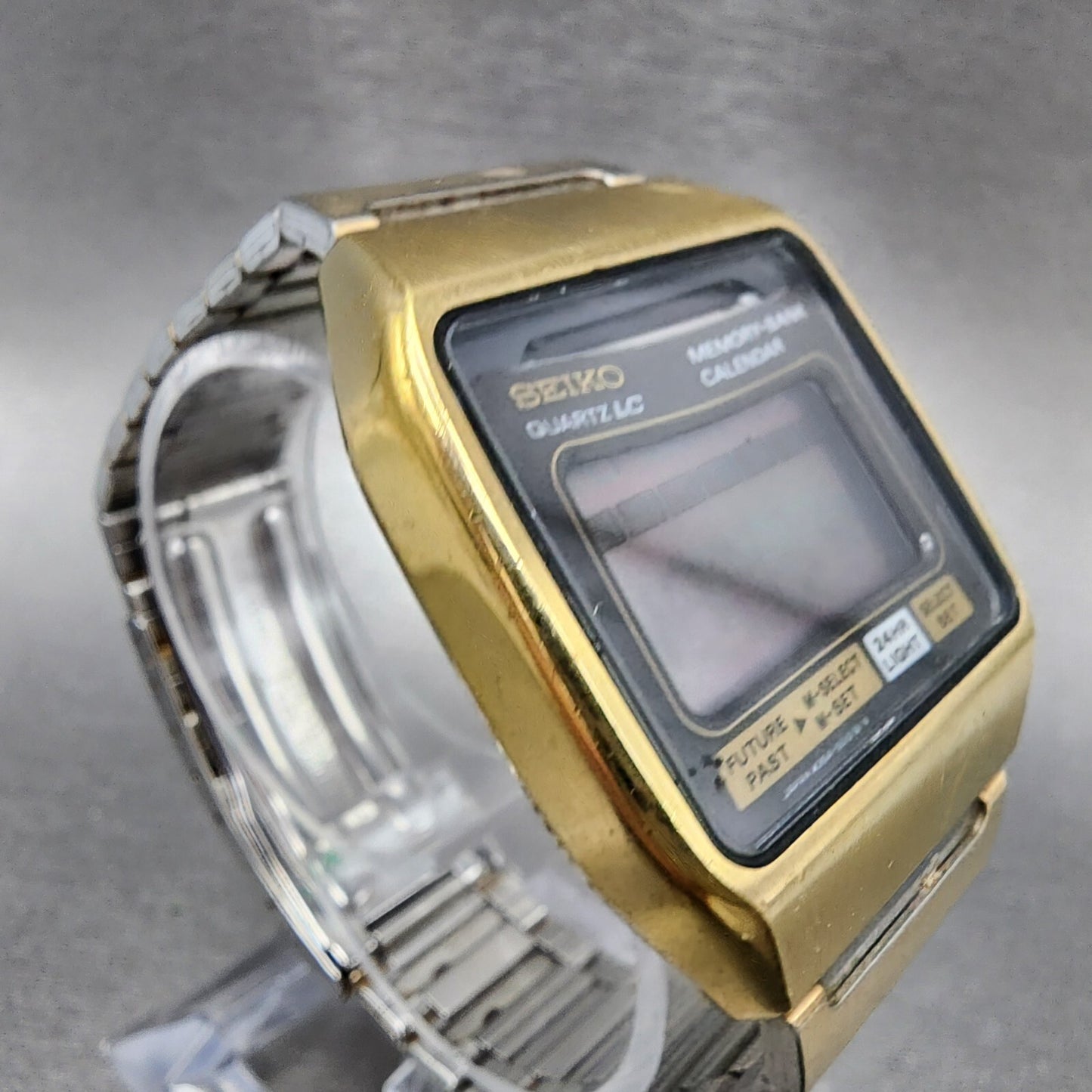 Seiko Digital Watch Men 33mm LCD Gold Tone Rectangle Memory Bank READ New Batt
