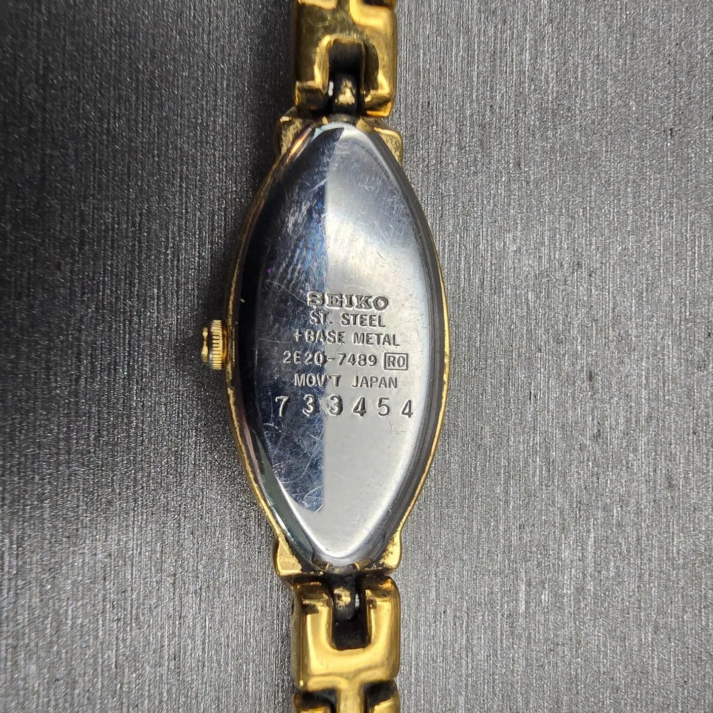 Seiko Watch Women 14mm White Dial Gold Tone Oval 2E20-7489 New Battery Vintage10