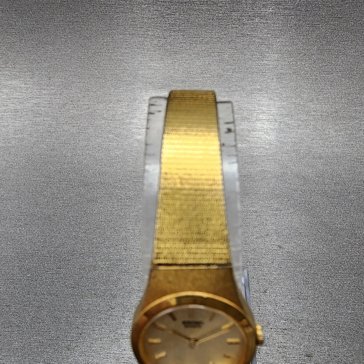 Seiko Watch Women 19mm Champagne Dial Gold Tone 4n00-0661 New Battery
