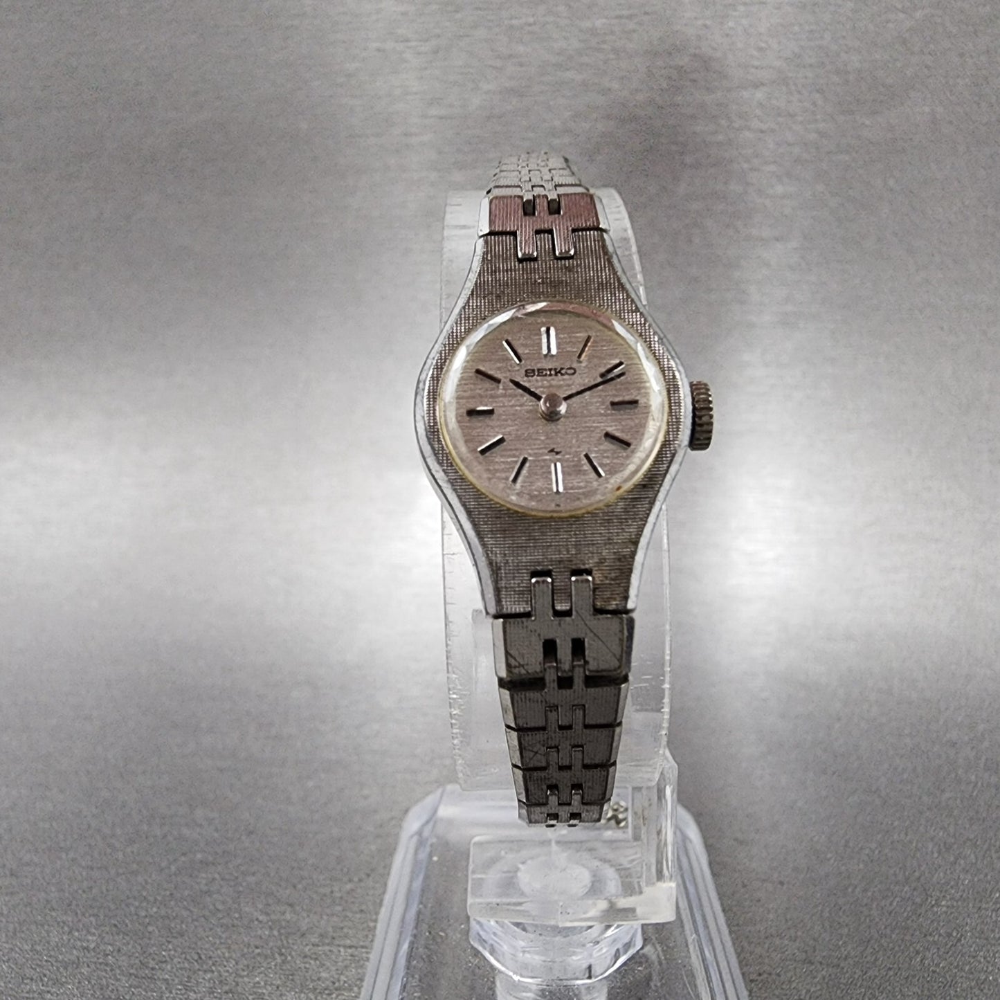 Seiko Watch Women 18mm Silver Dial Silver Tone Manual Round 11-0639 Runs