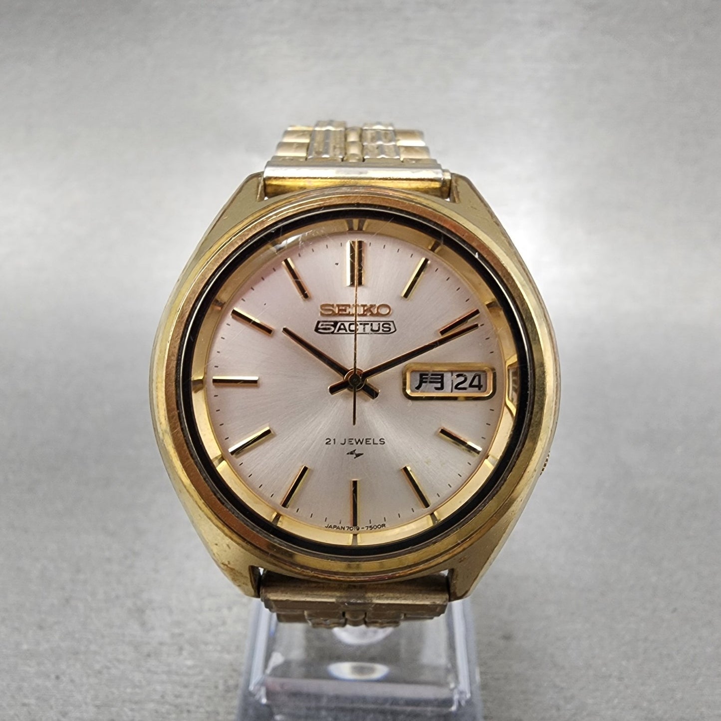 Seiko 5Actus Watch Men 37mm Silver Dial Gold Tone Daydate 7019-7060 Runs