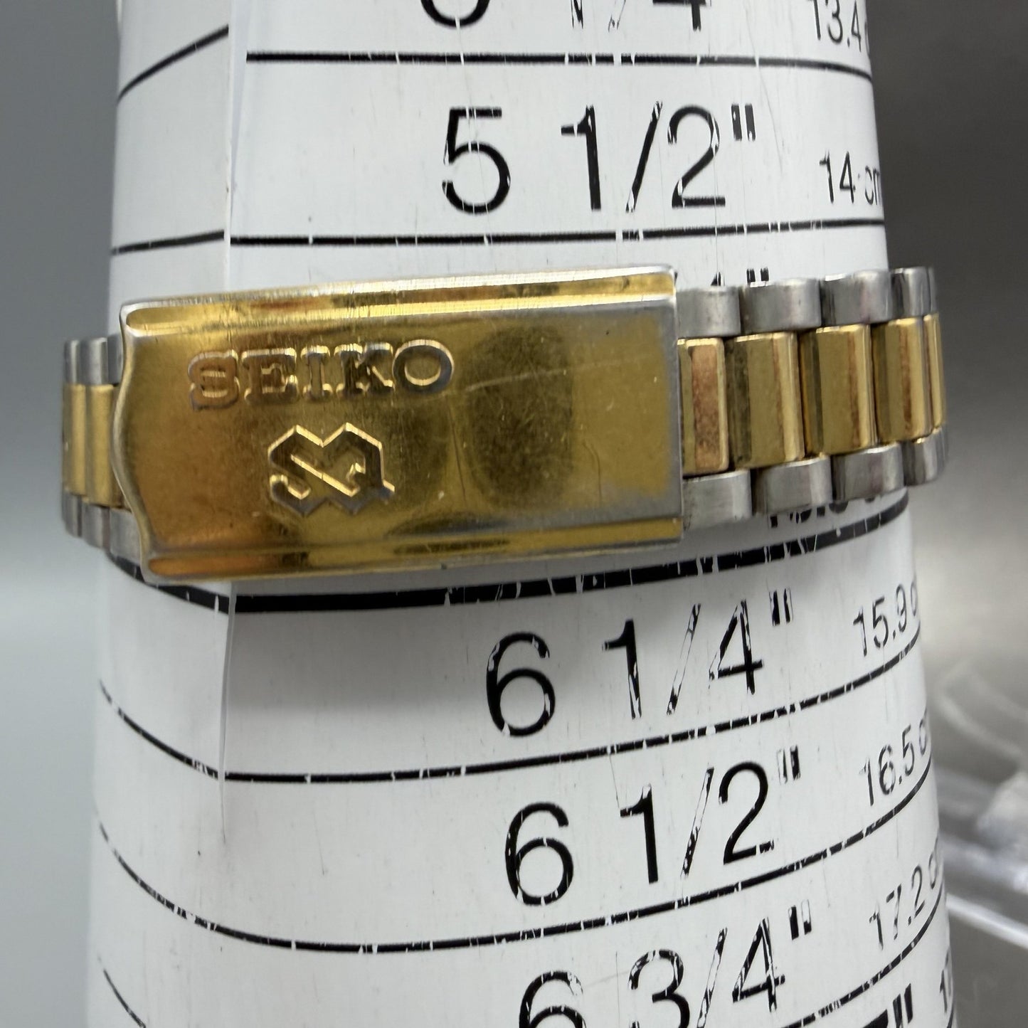 Seiko SQ Watch Women 24mm Gold Dial Two Tone Daydate Round 3E23-0A60 New Batt YU10