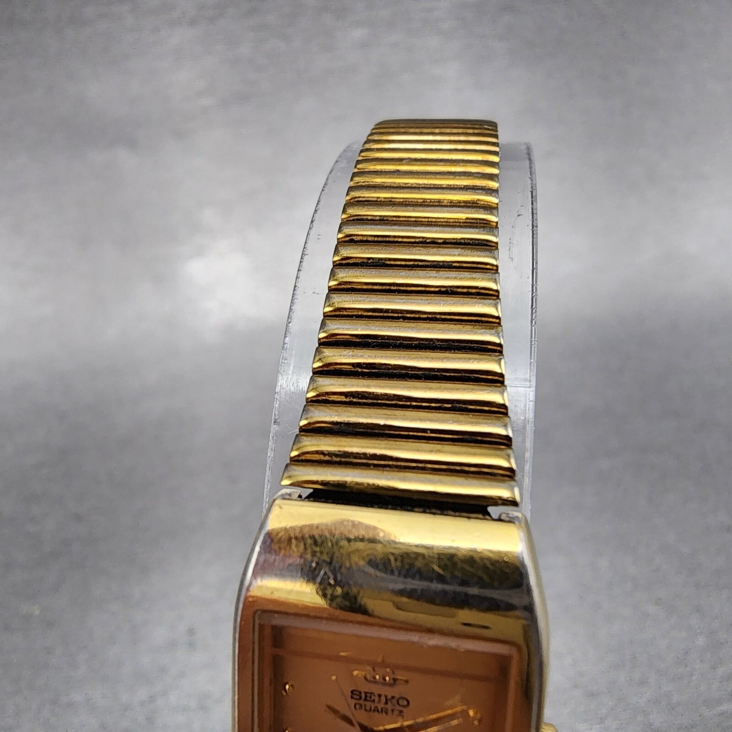 Seiko Tank Watch Women 16mm Gold Dial Gold Tone Rectangle 1N01-5A00 New Battery