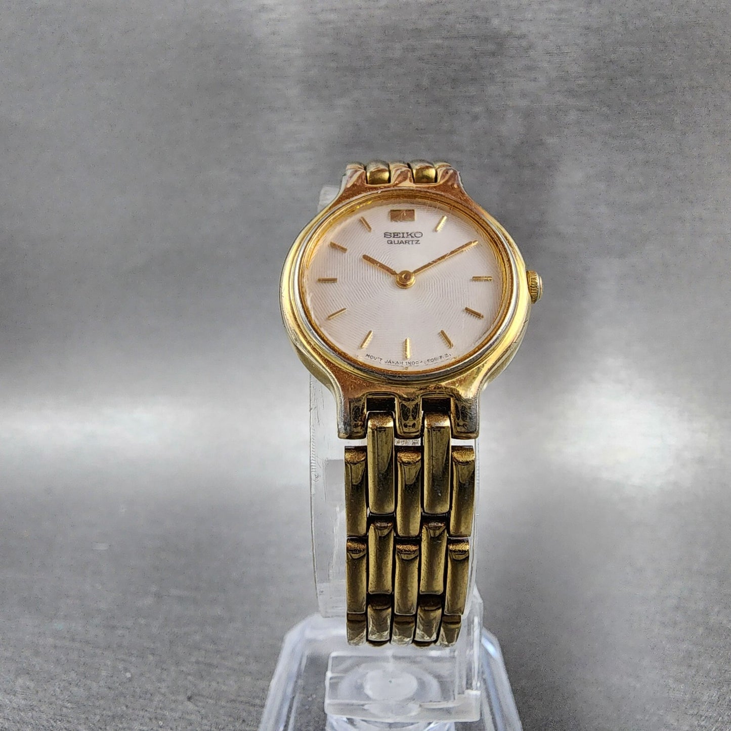 Seiko Watch Women 22mm White Dial Gold Tone Round 1n00-0a99 New Battery