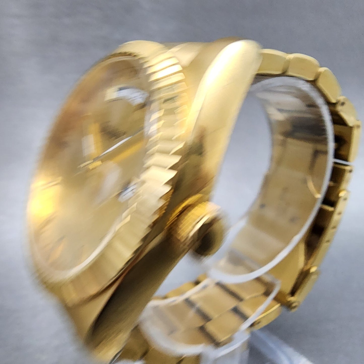 Stauer Watch Men 40mm Gold Foil Dial Gold Tone Daydate 24867 New Battery