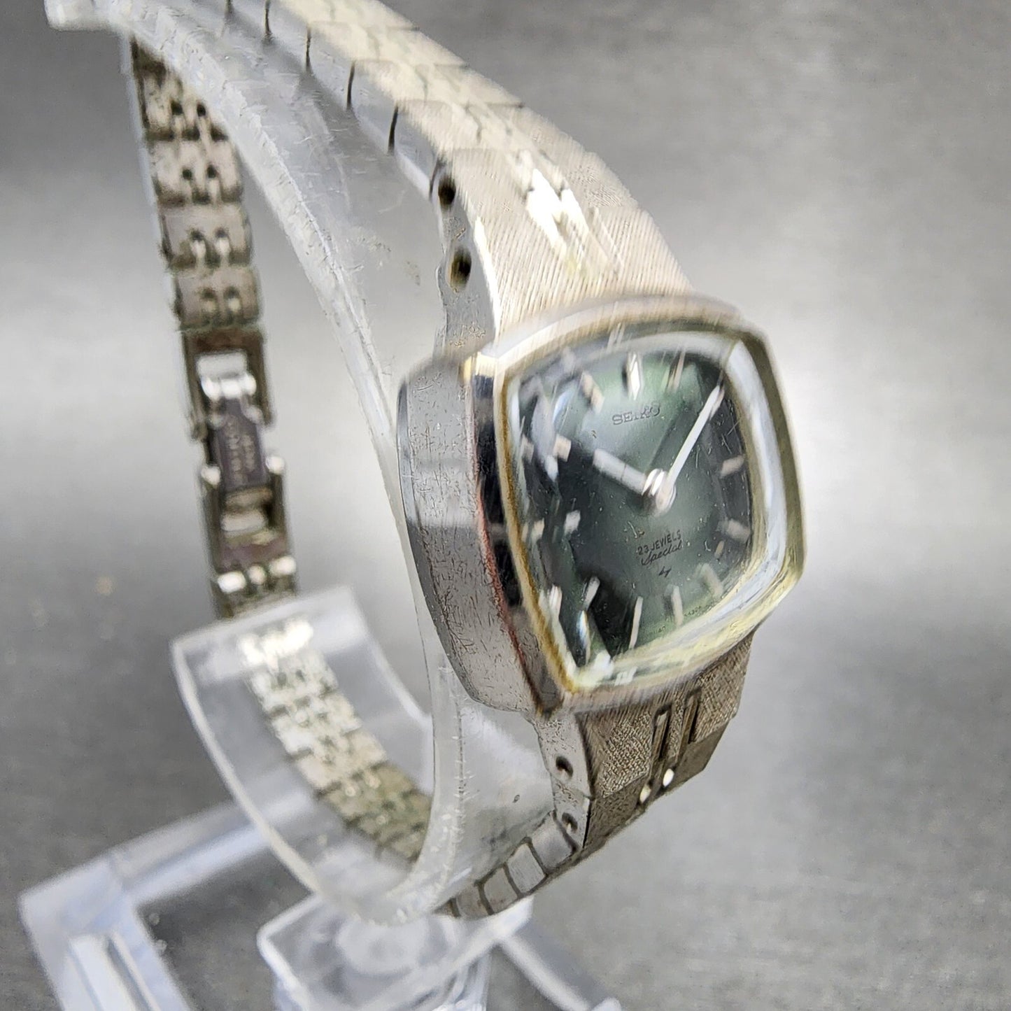 Seiko Special Watch Women 18mm Green Dial Silver Tone Rectangle Manaul Wind PART