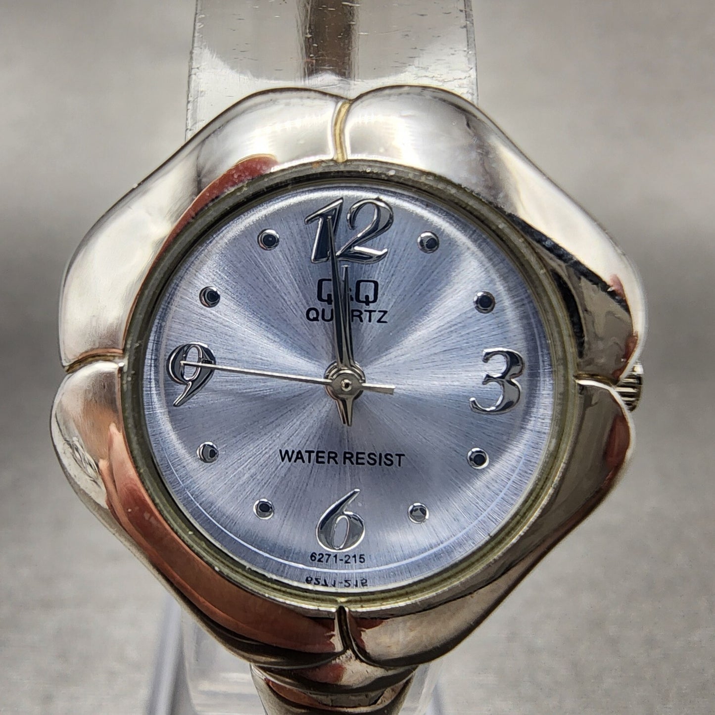 Citizen Q&Q Flower Watch Women 25mm Silver Dial Silver Tone Bangle New Battery