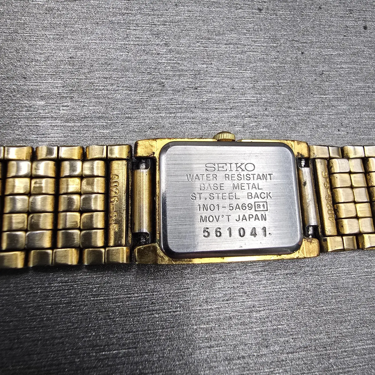 Seiko Watch Women 16mm Gold Dial Gold Tone Rectangle 1N01-5A69 New Battery VTG10