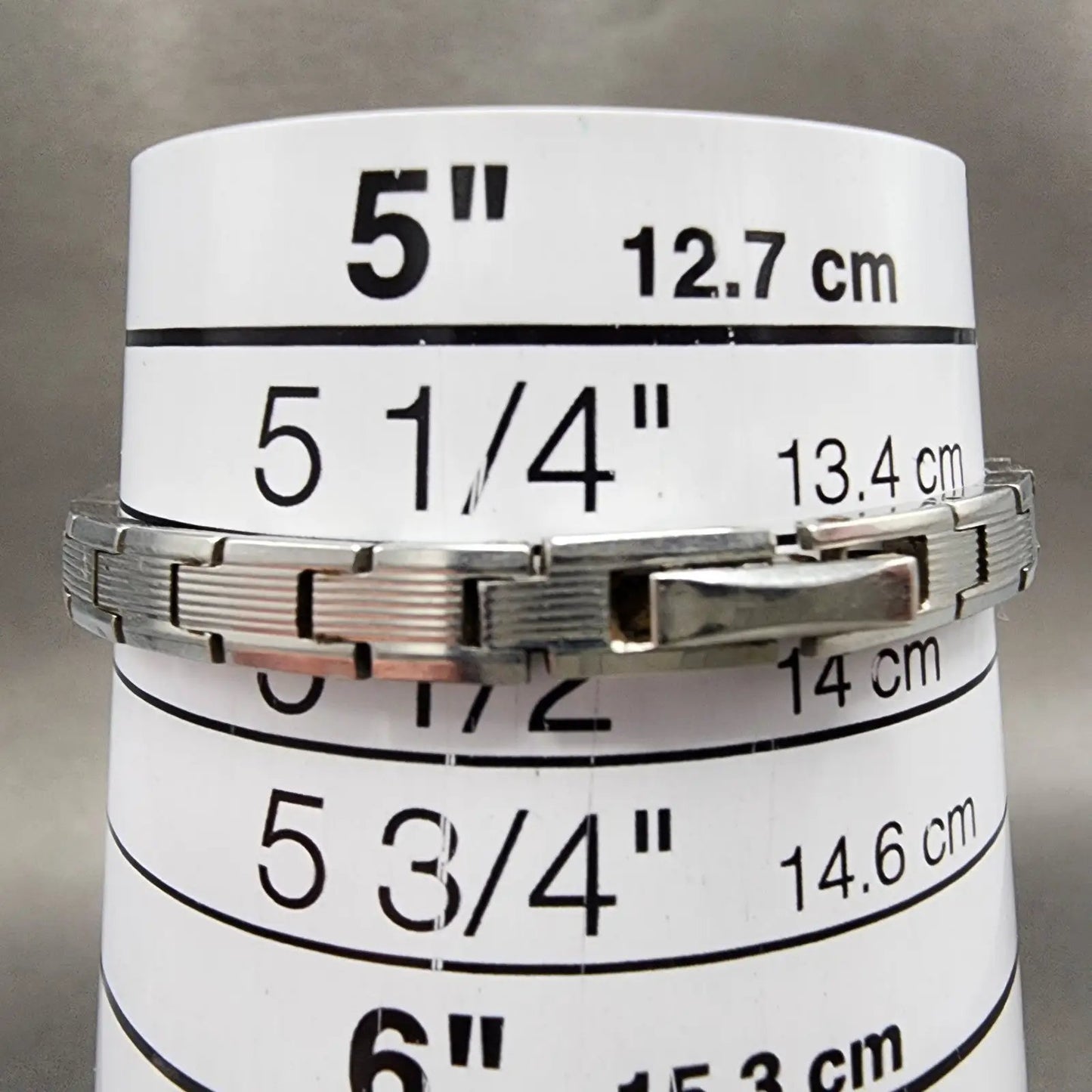 Seiko Watch Women 15mm silver Dial Silver Tone Oval 108160 Manual10