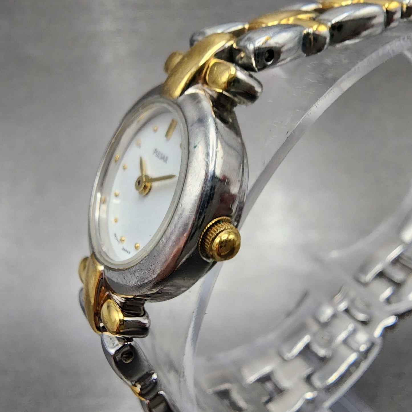 Pulsar Watch Women 21mm White Dial Two Tone Round V810-X028 New Battery