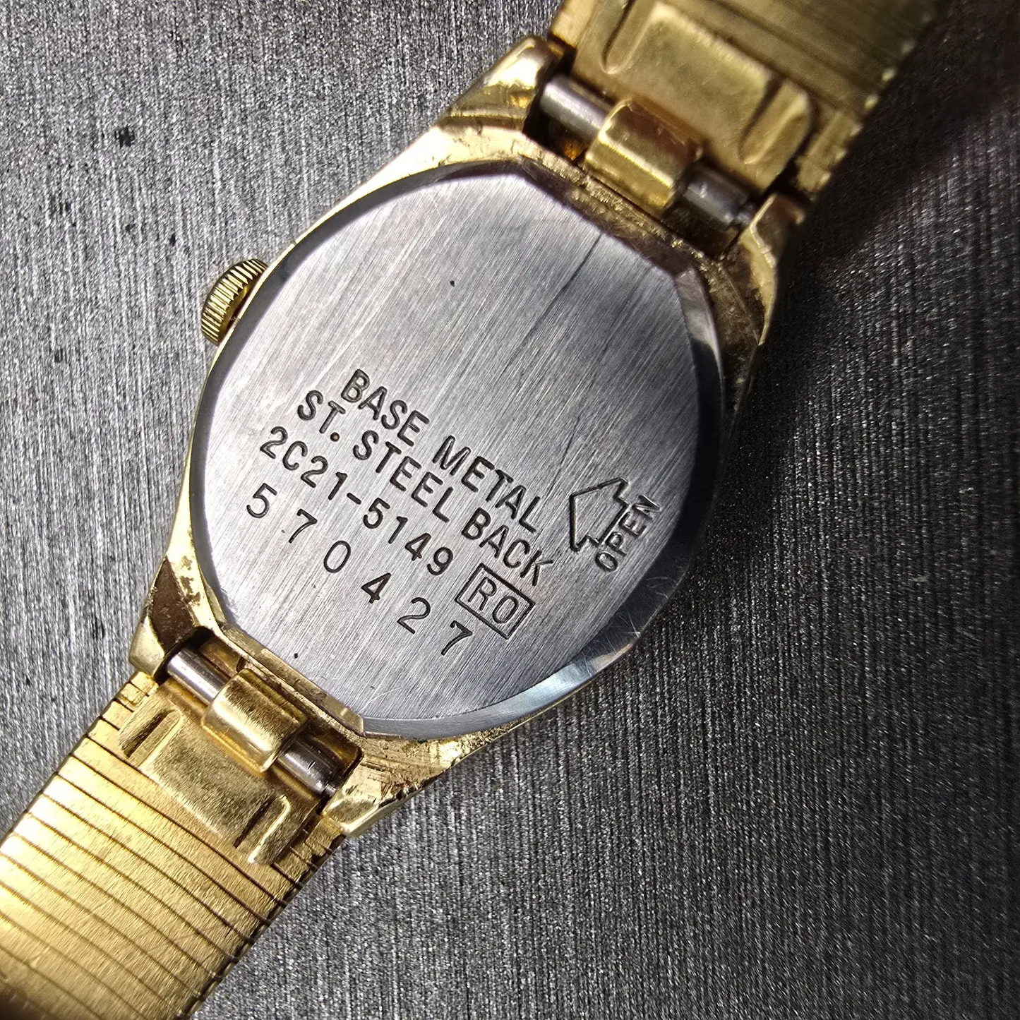 Seiko Watch Women 16mm Gold Dial Gold Tone Oval 2C21-5149 New Battery Vintage10